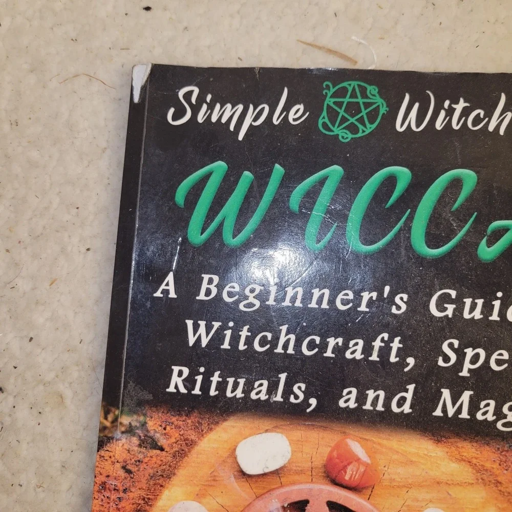Wicca: A Beginner's Guide to Witchcraft, Spells, Rituals,‎ and Magick